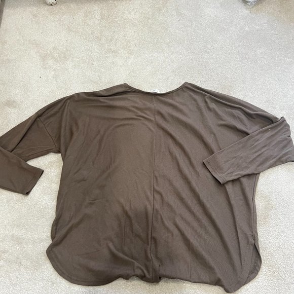 Umgee dark brown dolman 3/4 sleeve top, size M - Picture 5 of 5
